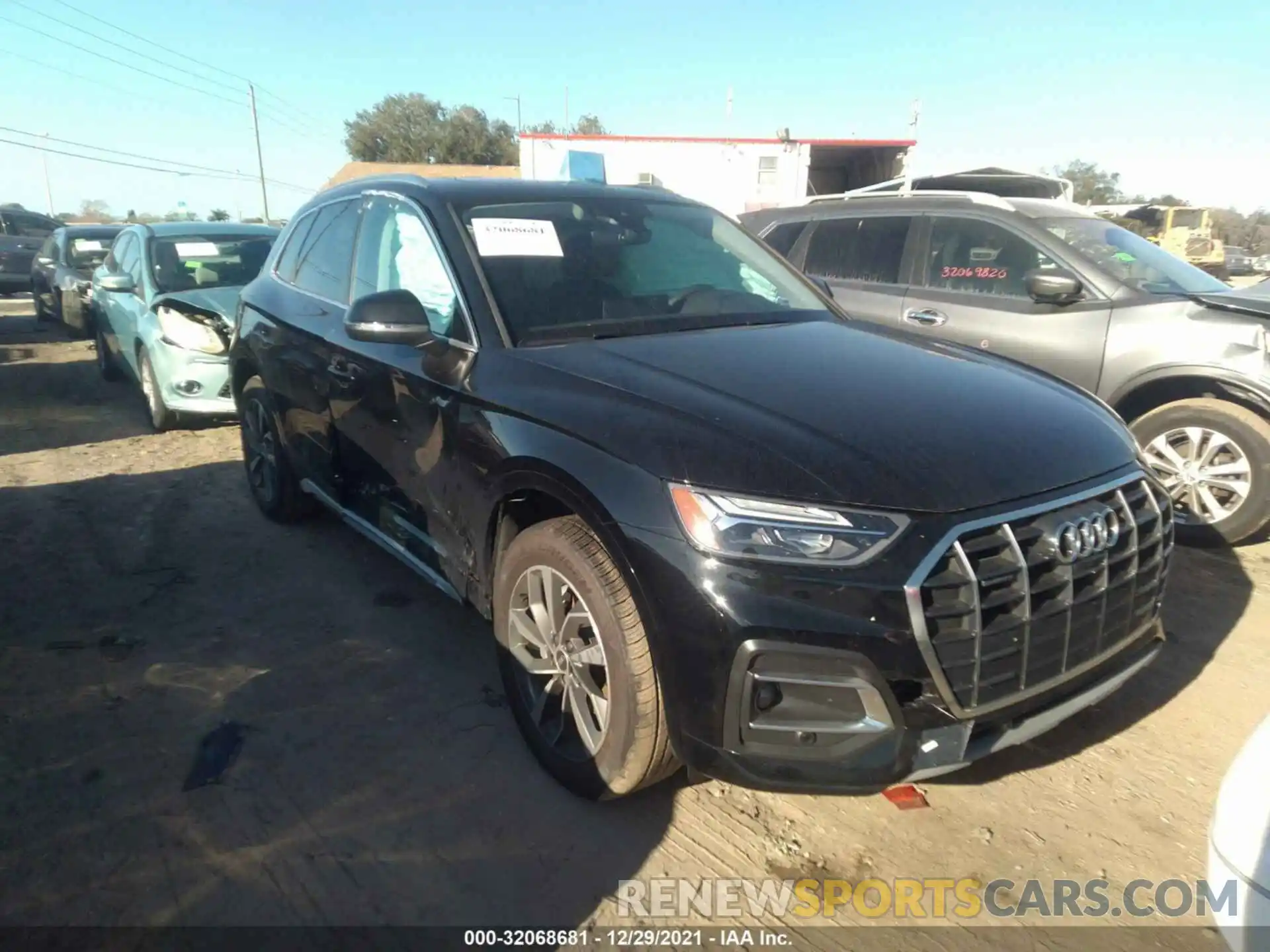 1 Photograph of a damaged car WA1BAAFY5M2097936 AUDI Q5 2021