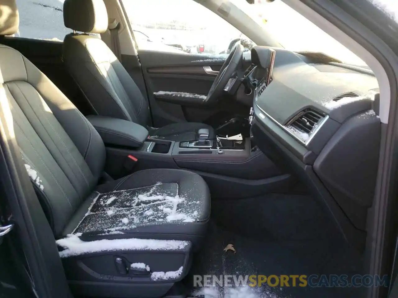 5 Photograph of a damaged car WA1BAAFY5M2118428 AUDI Q5 2021