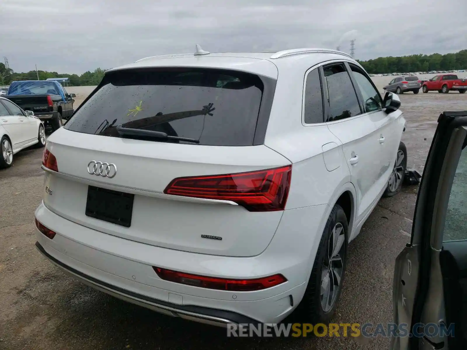 4 Photograph of a damaged car WA1BAAFY6M2008357 AUDI Q5 2021