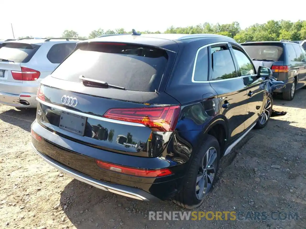 4 Photograph of a damaged car WA1BAAFY6M2038619 AUDI Q5 2021