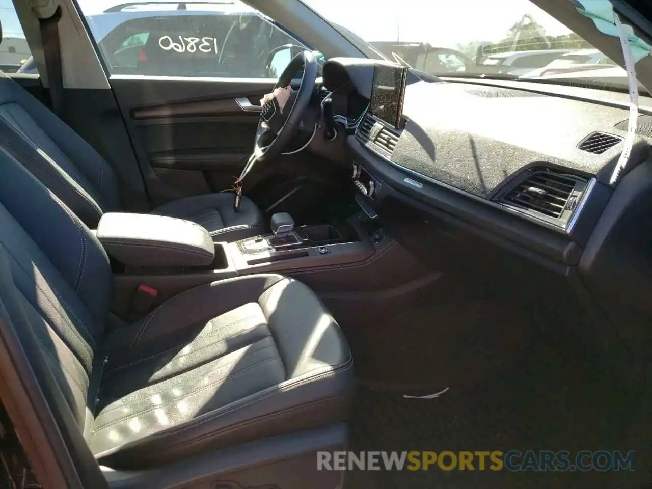 5 Photograph of a damaged car WA1BAAFY6M2038619 AUDI Q5 2021