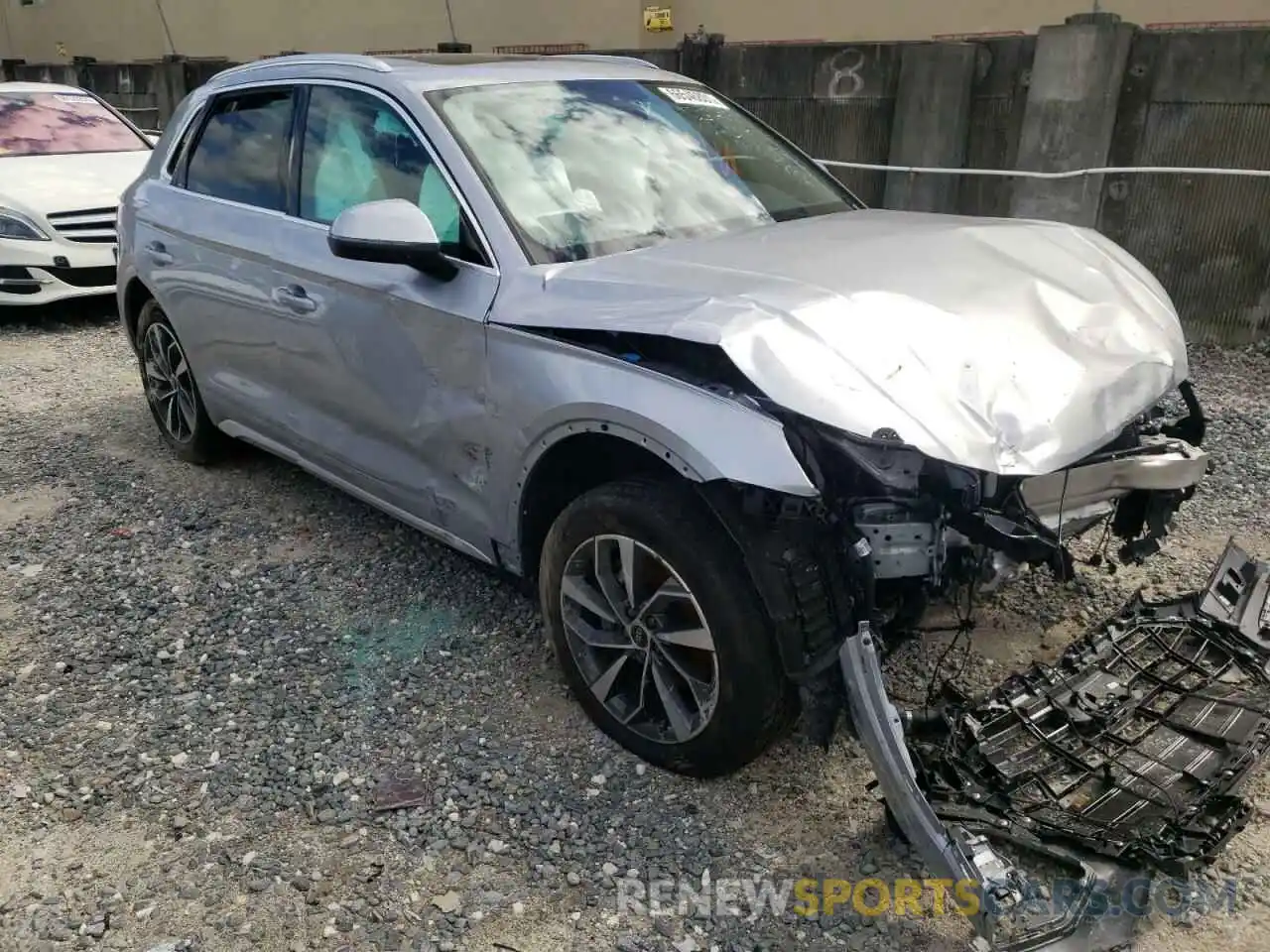 1 Photograph of a damaged car WA1BAAFY6M2051922 AUDI Q5 2021