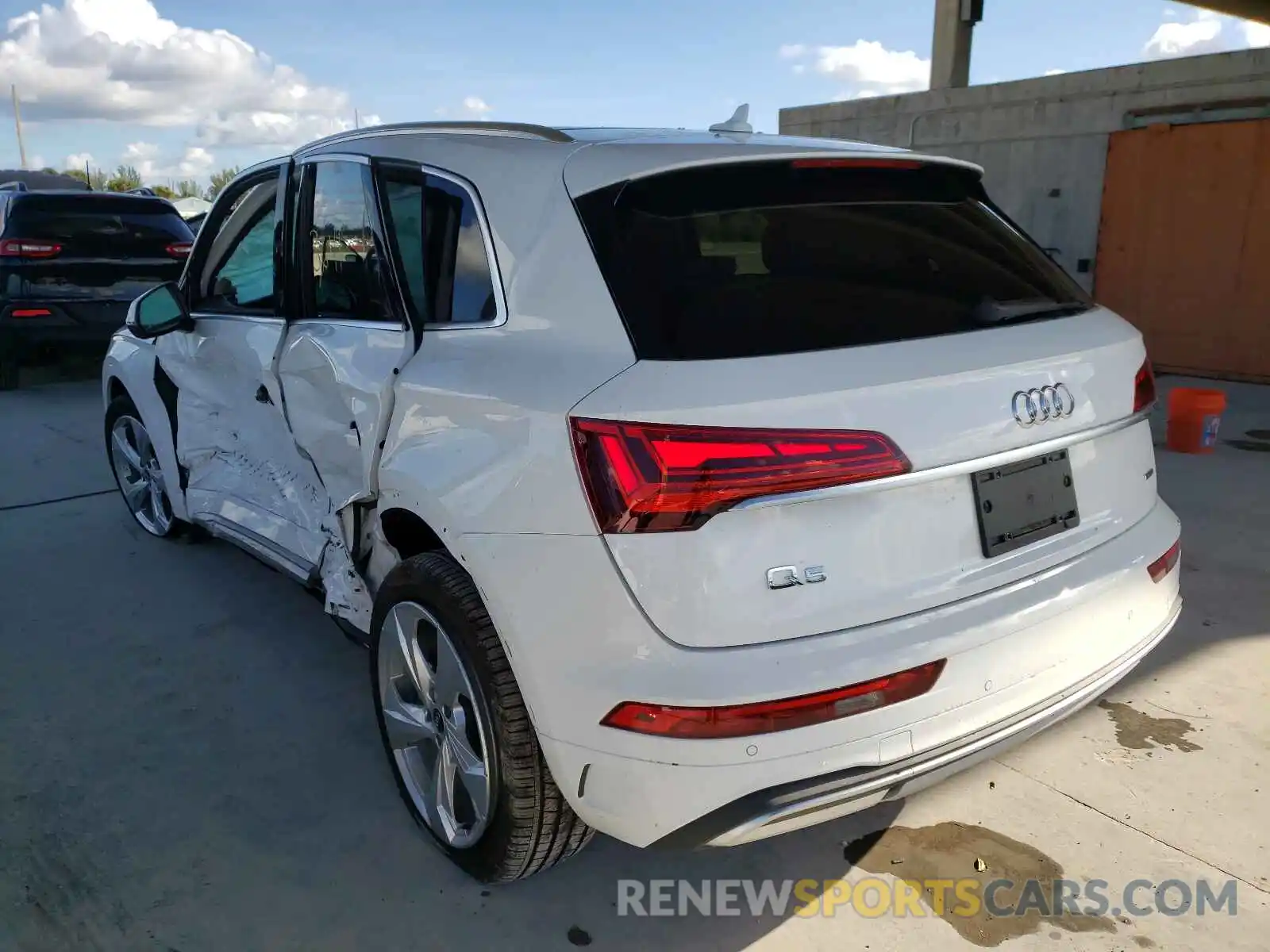 3 Фотография поврежденного автомобиля WA1BAAFY6M2070745 AUDI Q5 2021