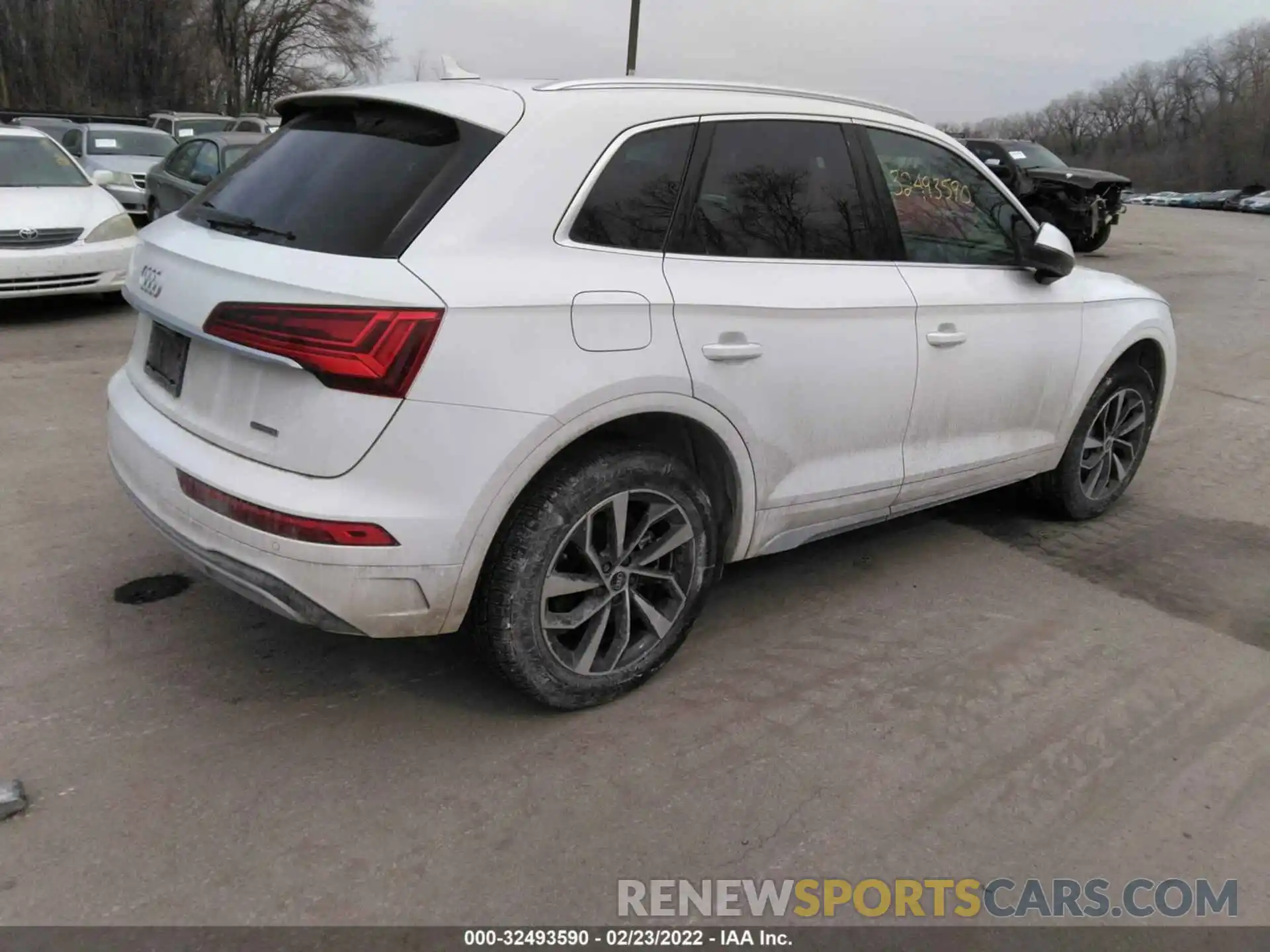 4 Photograph of a damaged car WA1BAAFY6M2106191 AUDI Q5 2021