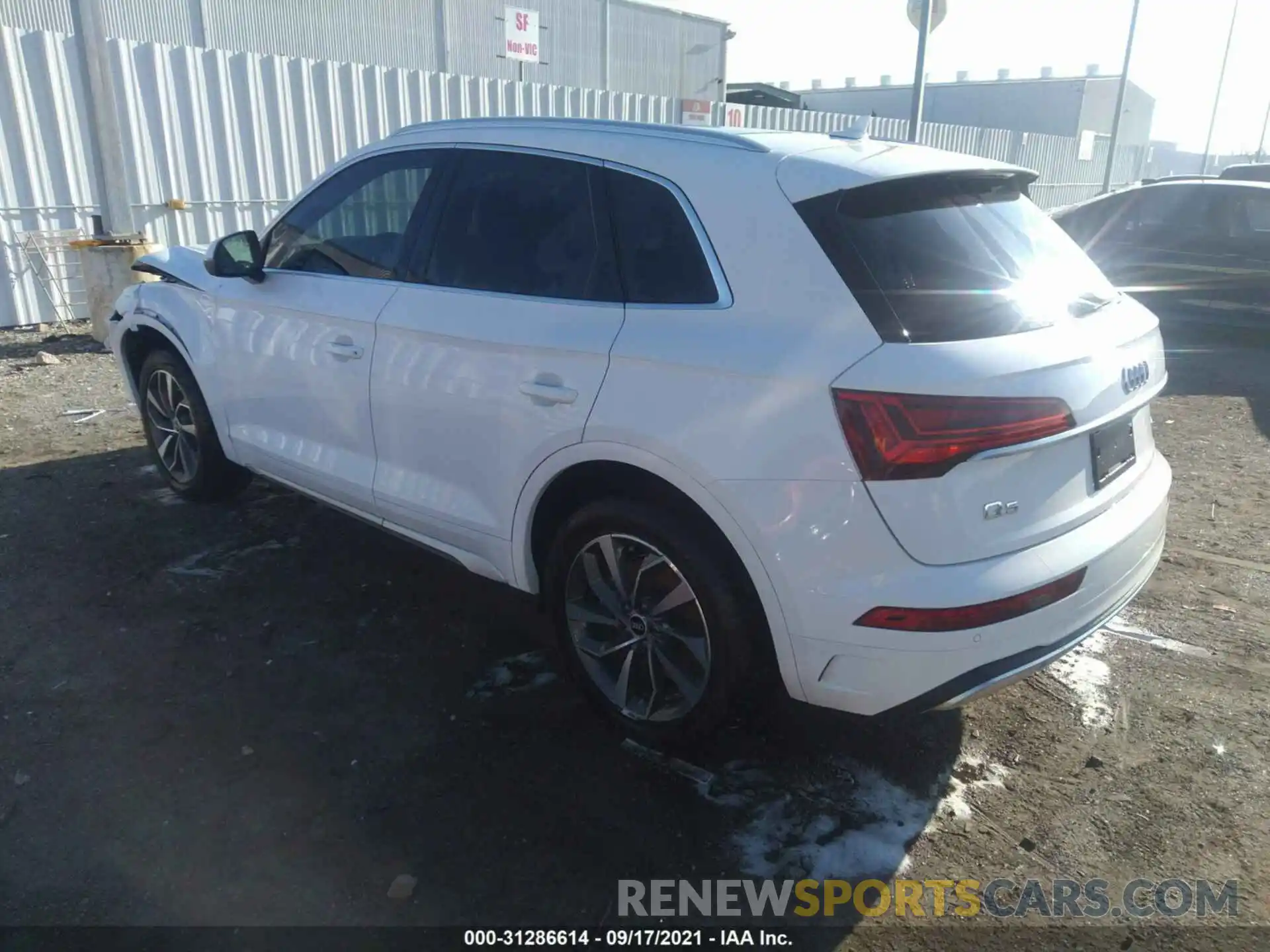 3 Фотография поврежденного автомобиля WA1BAAFY7M2035048 AUDI Q5 2021