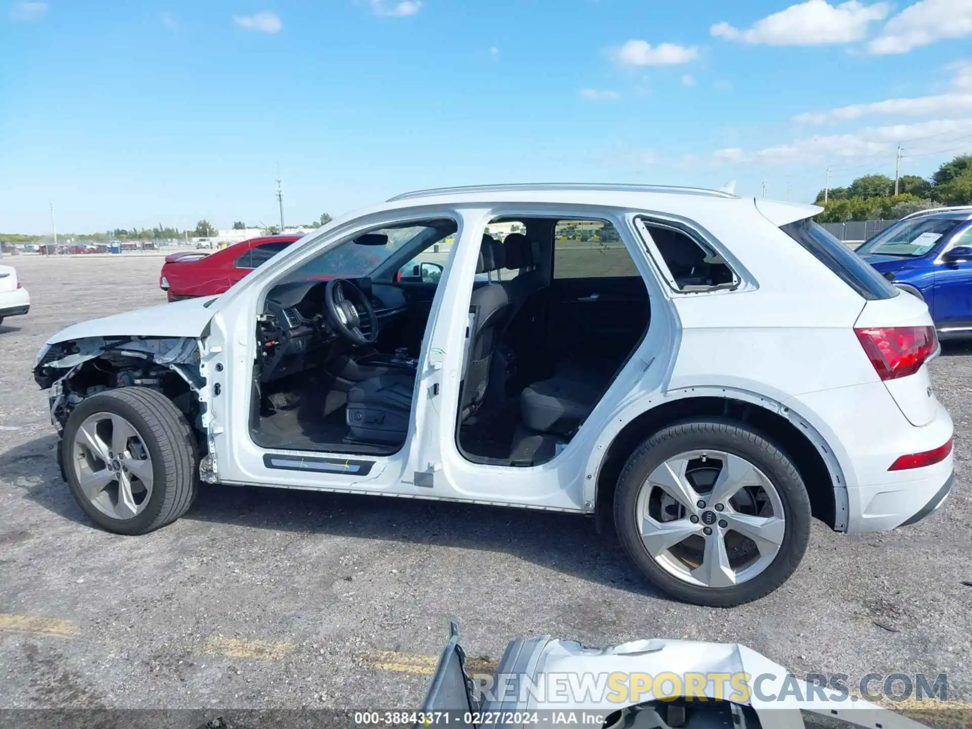 15 Photograph of a damaged car WA1BAAFY7M2060175 AUDI Q5 2021