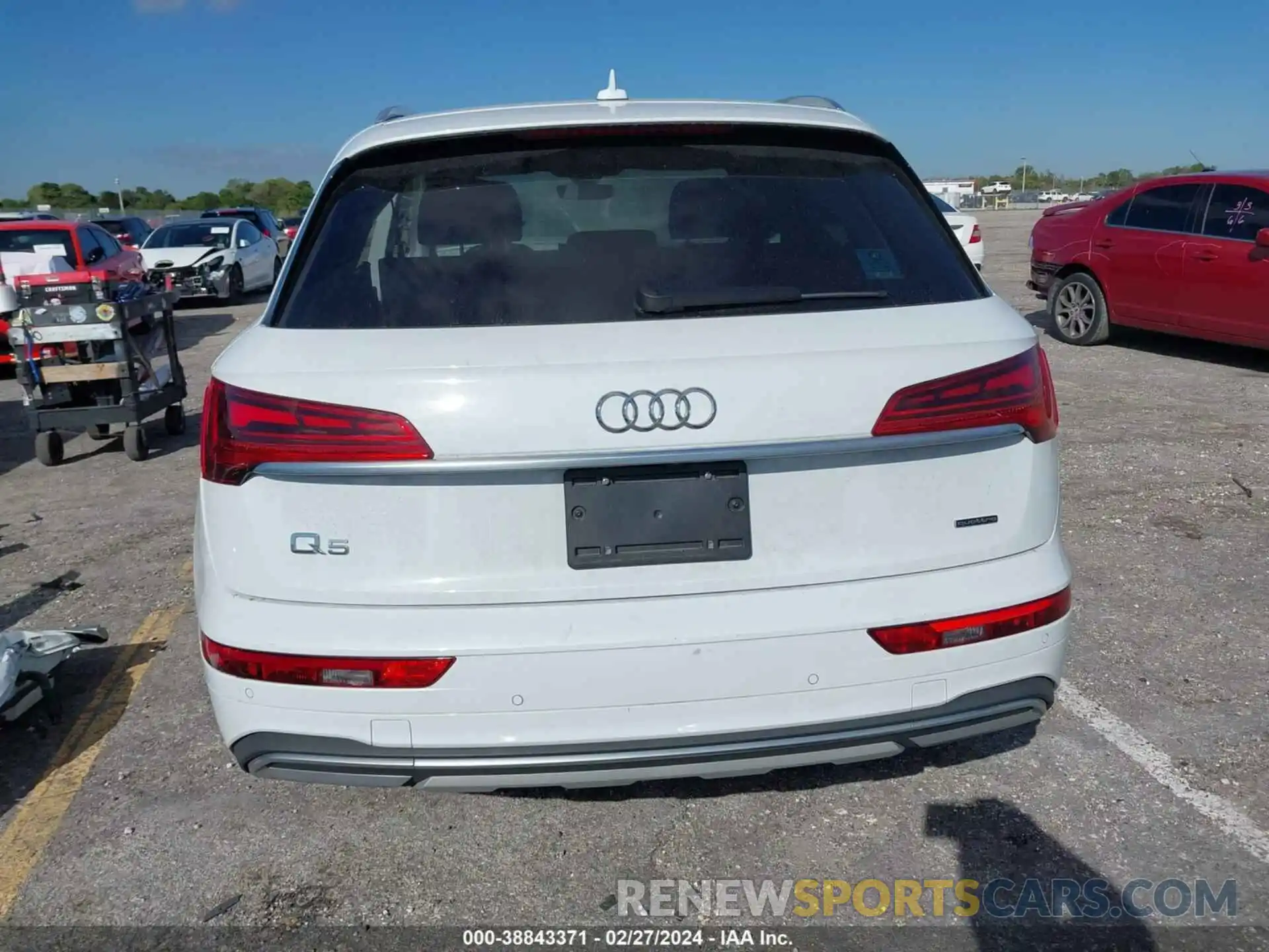 17 Photograph of a damaged car WA1BAAFY7M2060175 AUDI Q5 2021