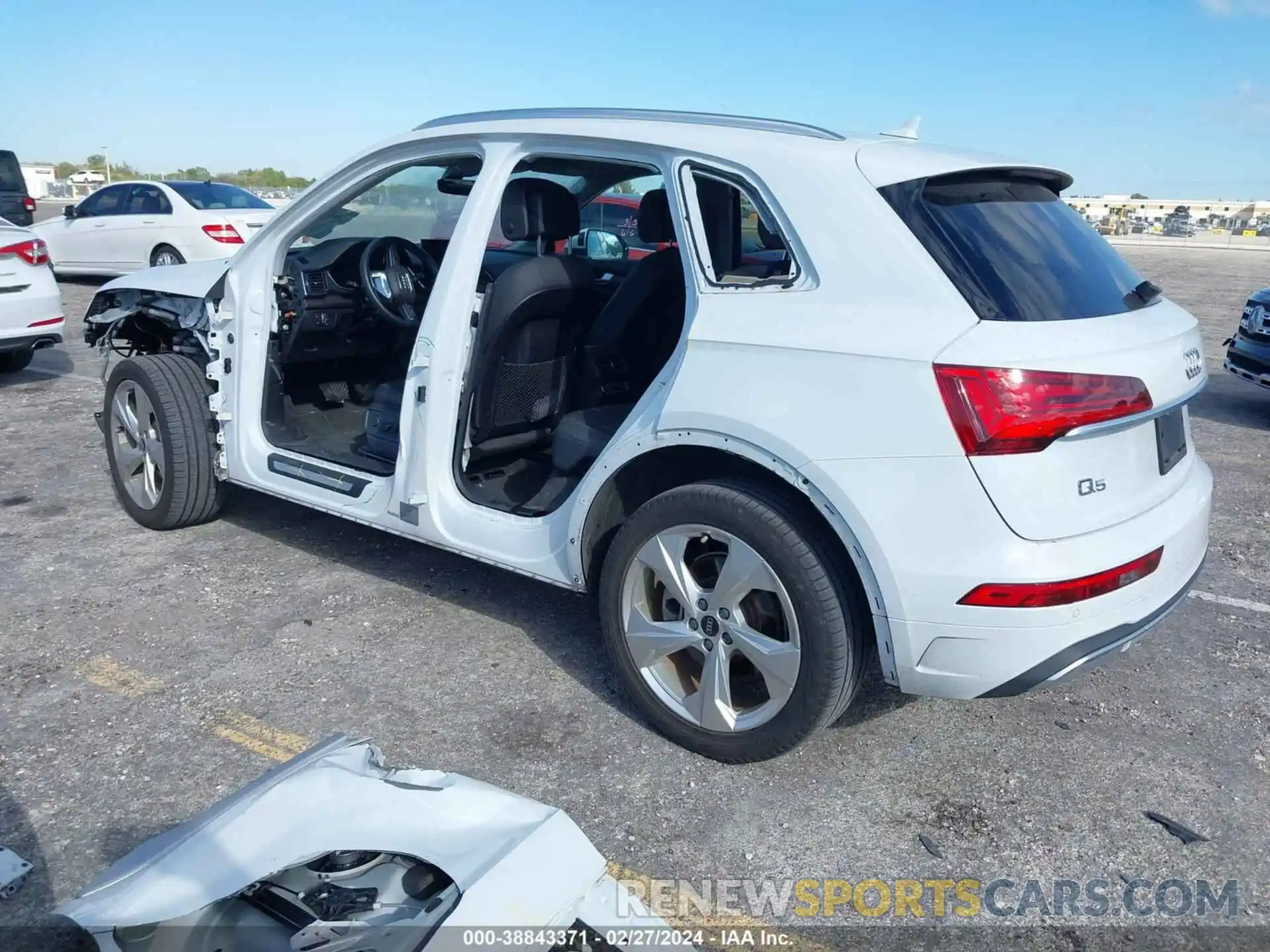 3 Фотография поврежденного автомобиля WA1BAAFY7M2060175 AUDI Q5 2021