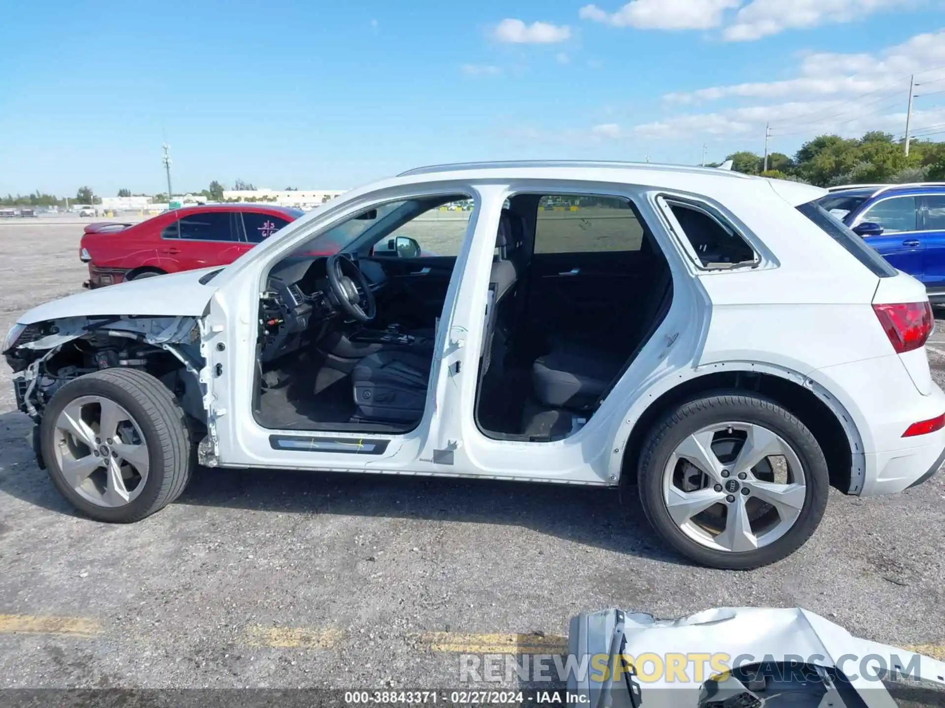 6 Photograph of a damaged car WA1BAAFY7M2060175 AUDI Q5 2021