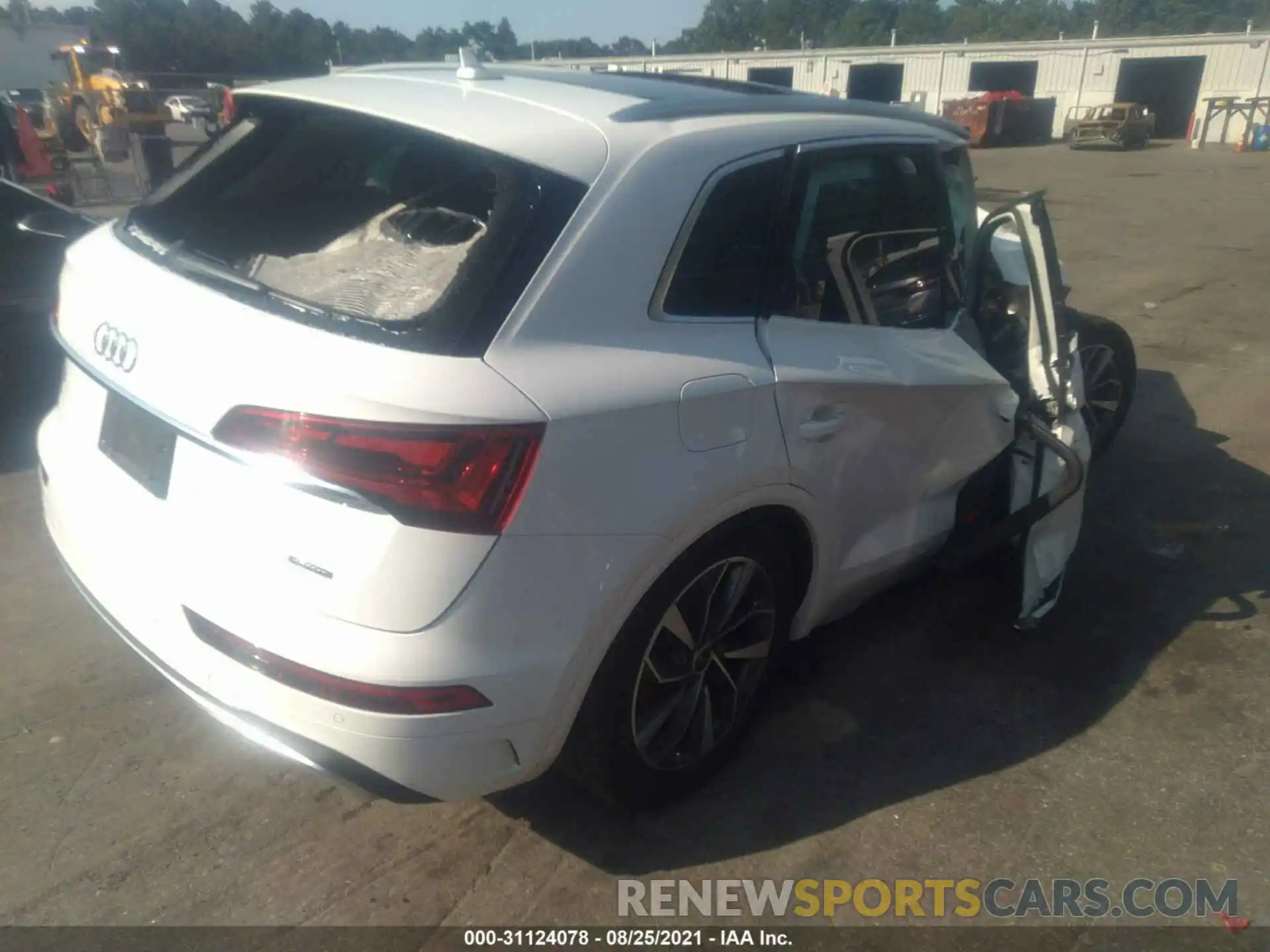 4 Photograph of a damaged car WA1BAAFY8M2018291 AUDI Q5 2021