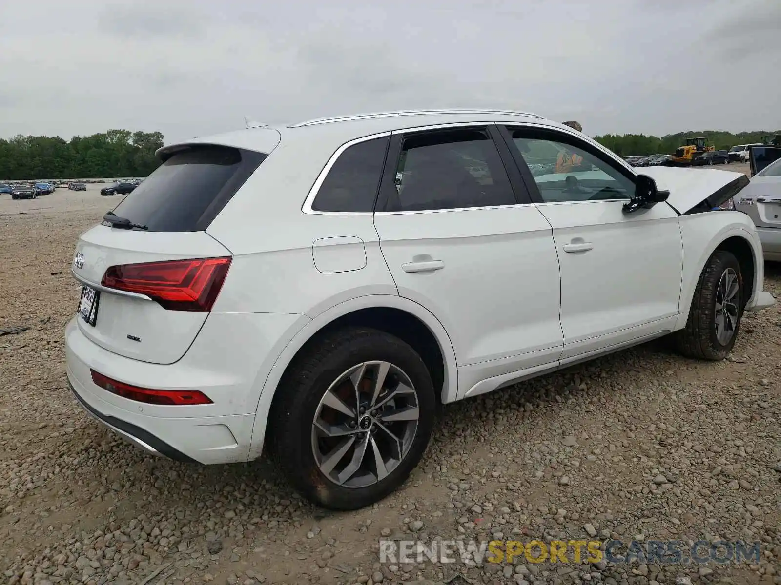 4 Photograph of a damaged car WA1BAAFY8M2051520 AUDI Q5 2021