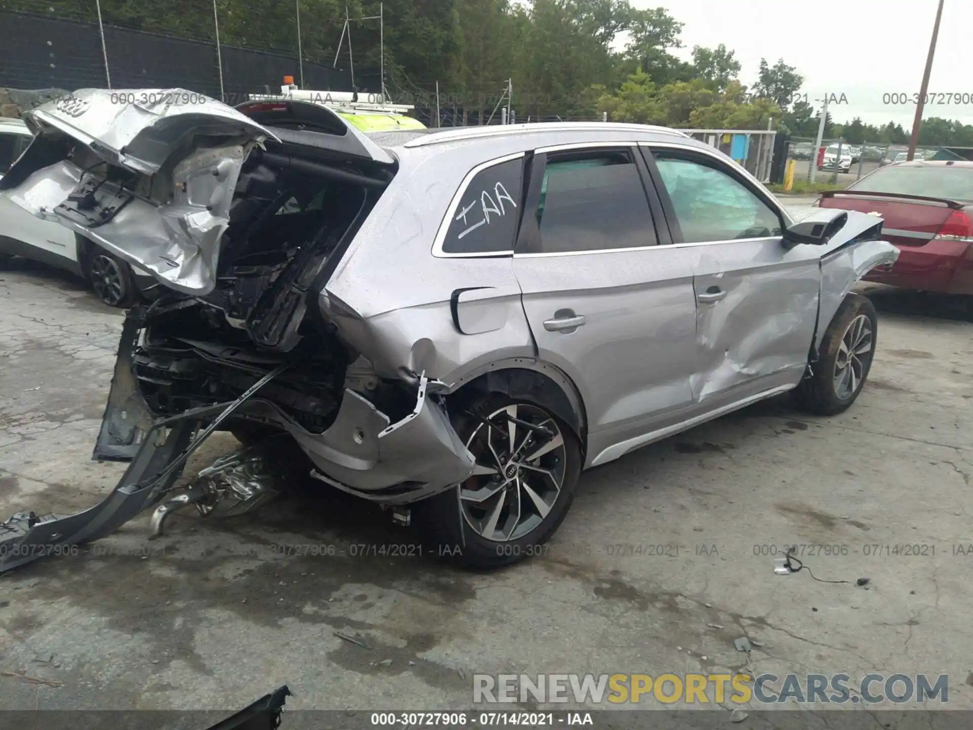 4 Photograph of a damaged car WA1BAAFY8M2098563 AUDI Q5 2021