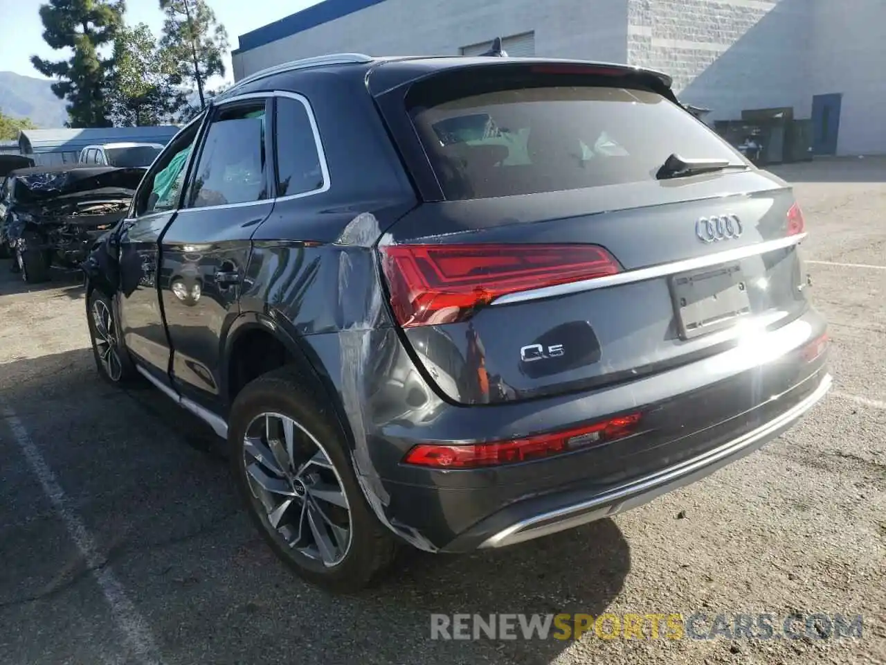 3 Photograph of a damaged car WA1BAAFY8M2105088 AUDI Q5 2021