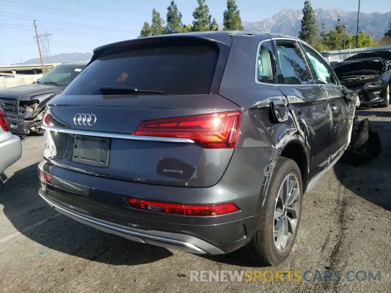 4 Photograph of a damaged car WA1BAAFY8M2105088 AUDI Q5 2021