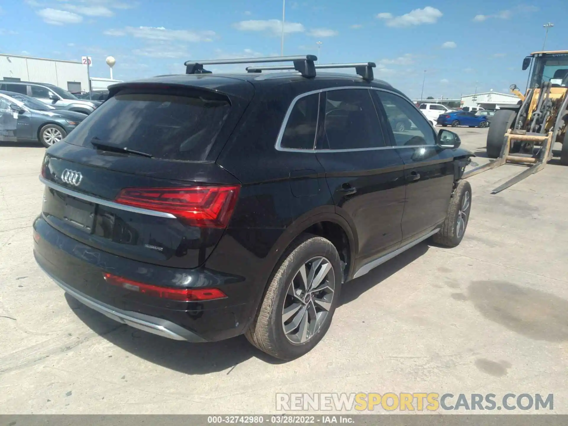 4 Photograph of a damaged car WA1BAAFY8M2106435 AUDI Q5 2021