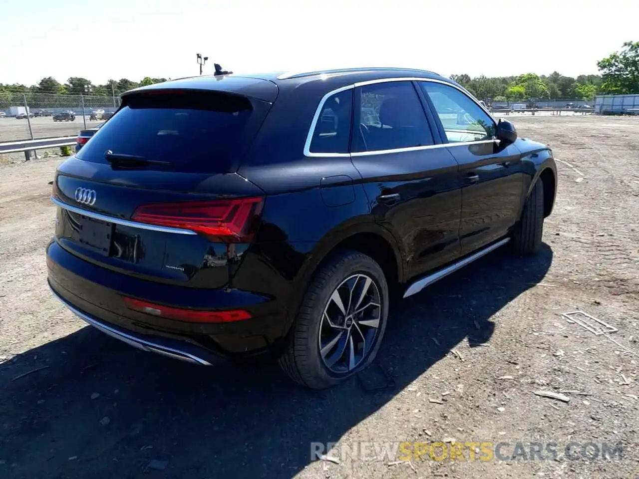 4 Photograph of a damaged car WA1BAAFY8M2125163 AUDI Q5 2021