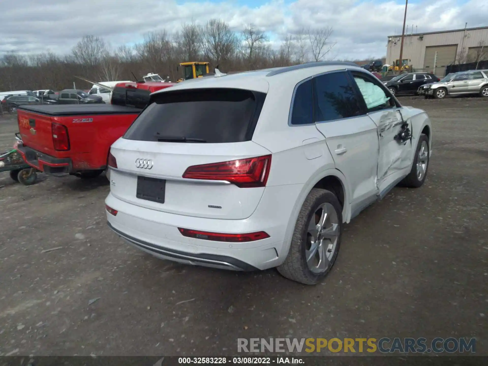 4 Photograph of a damaged car WA1BAAFY9M2013584 AUDI Q5 2021