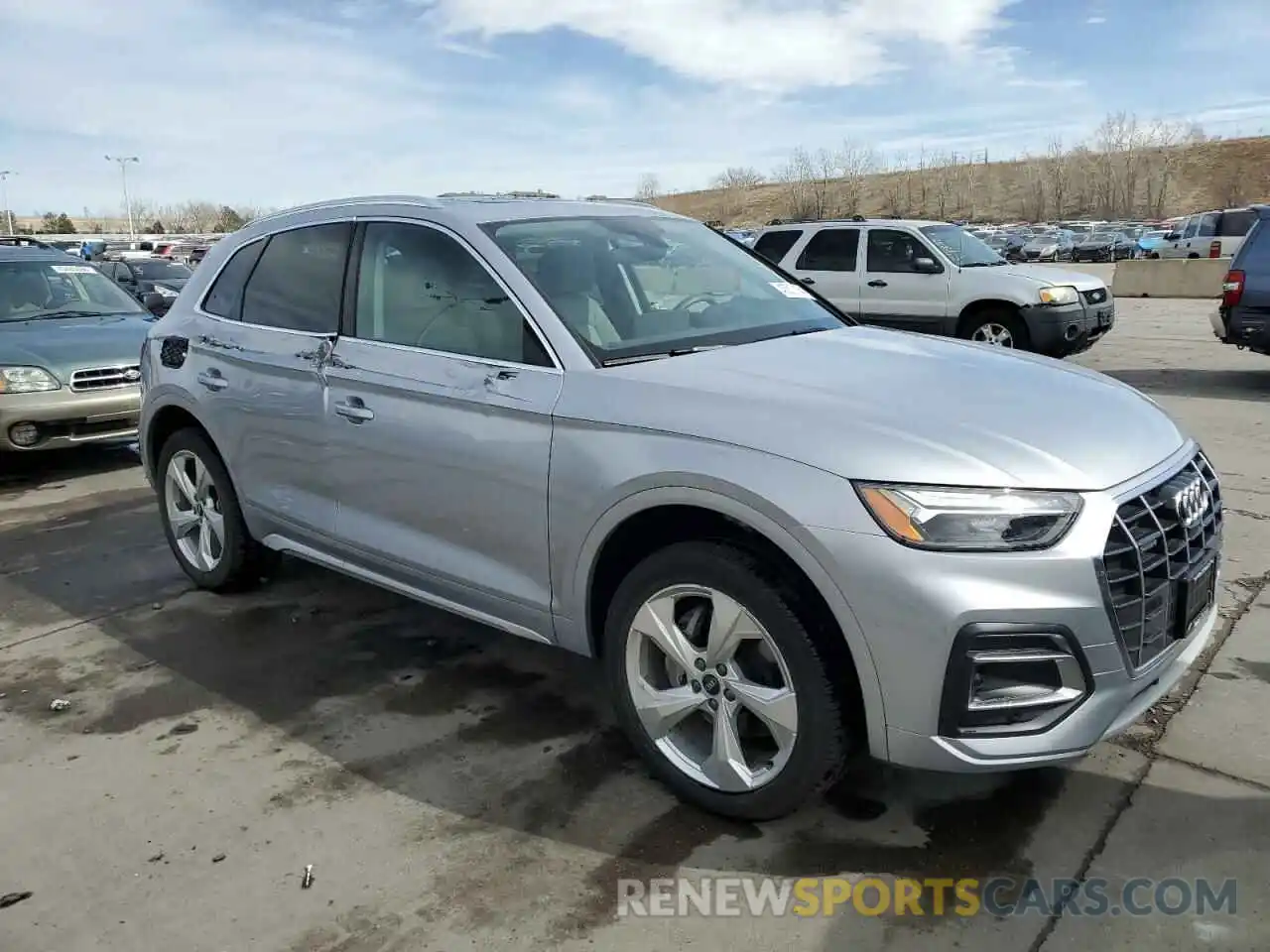 4 Photograph of a damaged car WA1BAAFY9M2110980 AUDI Q5 2021