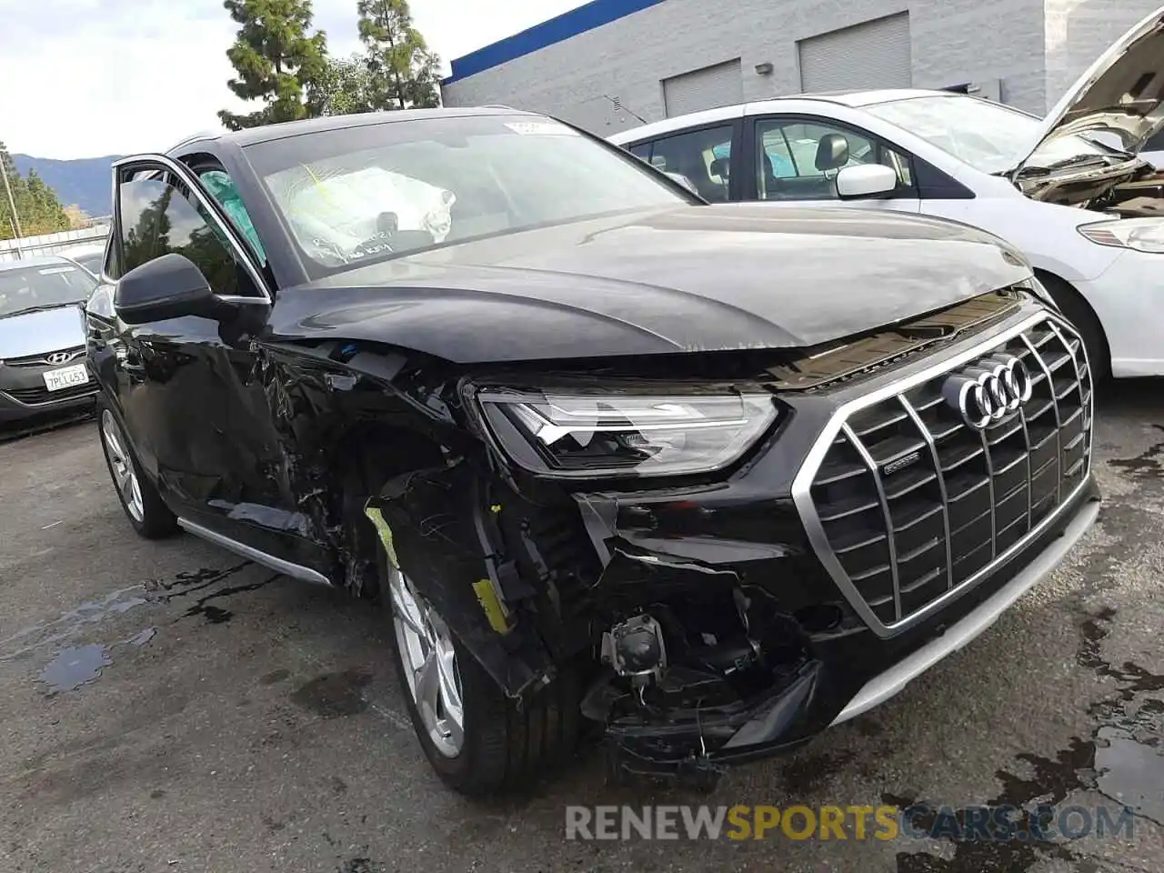 1 Photograph of a damaged car WA1BAAFYXM2008023 AUDI Q5 2021