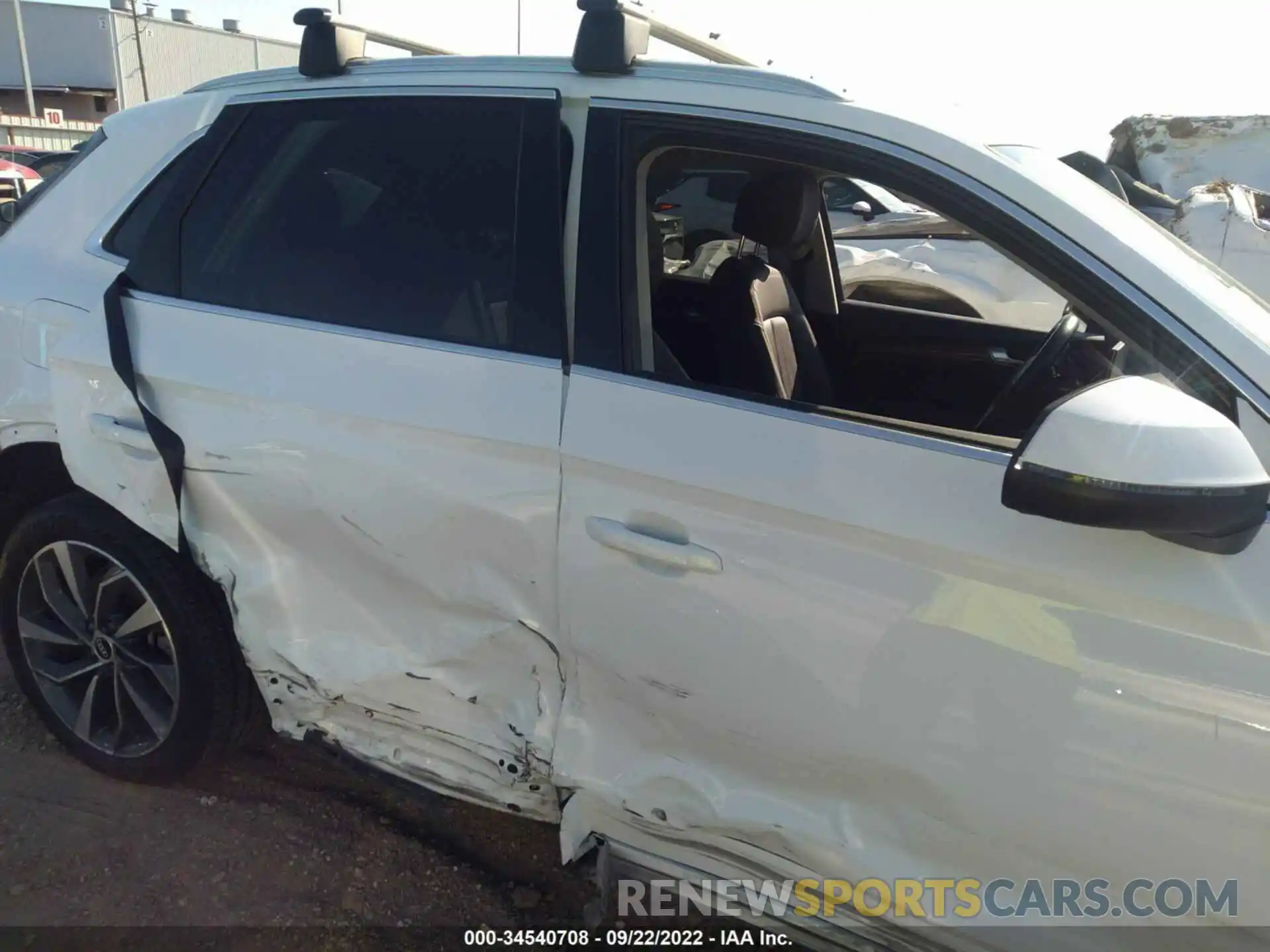 6 Photograph of a damaged car WA1BAAFYXM2020852 AUDI Q5 2021