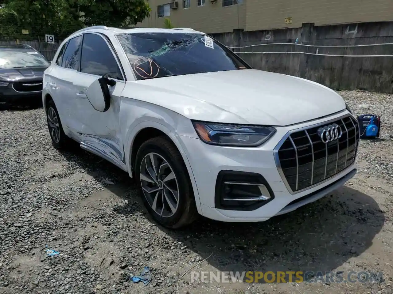 1 Фотография поврежденного автомобиля WA1BAAFYXM2051289 AUDI Q5 2021