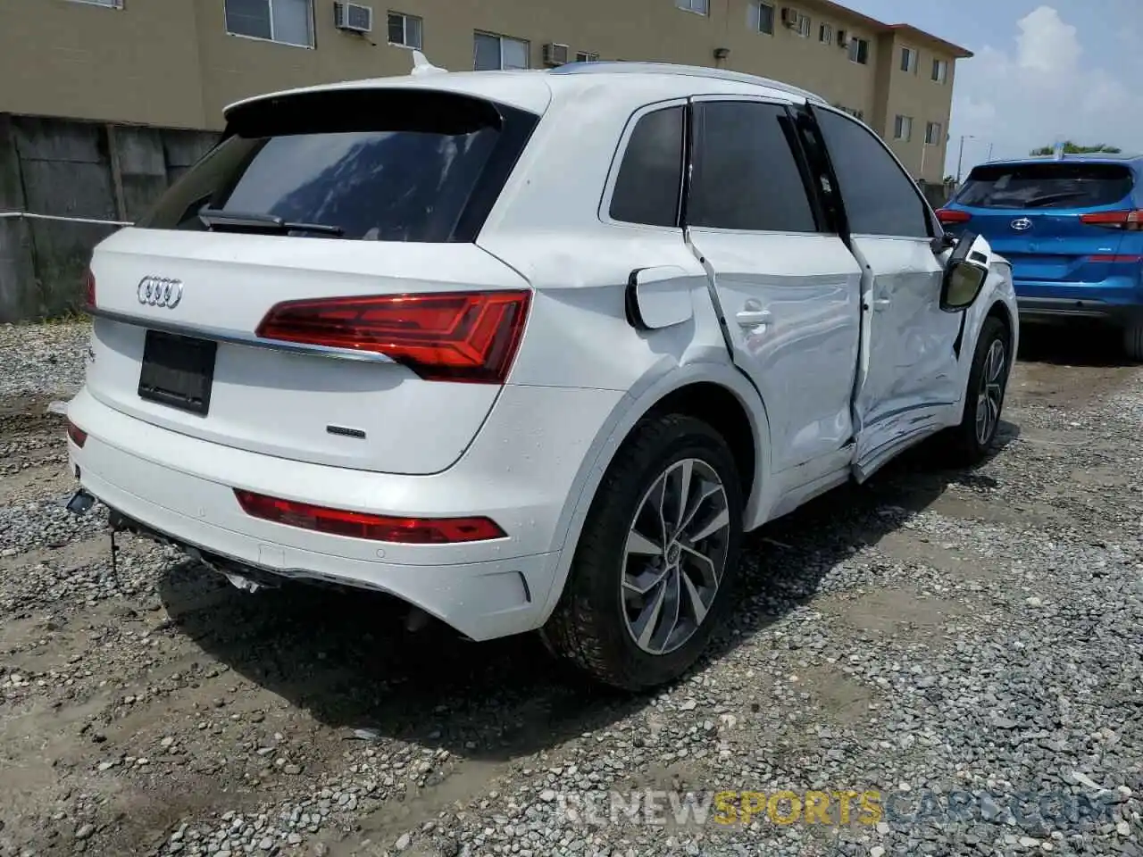 4 Фотография поврежденного автомобиля WA1BAAFYXM2051289 AUDI Q5 2021