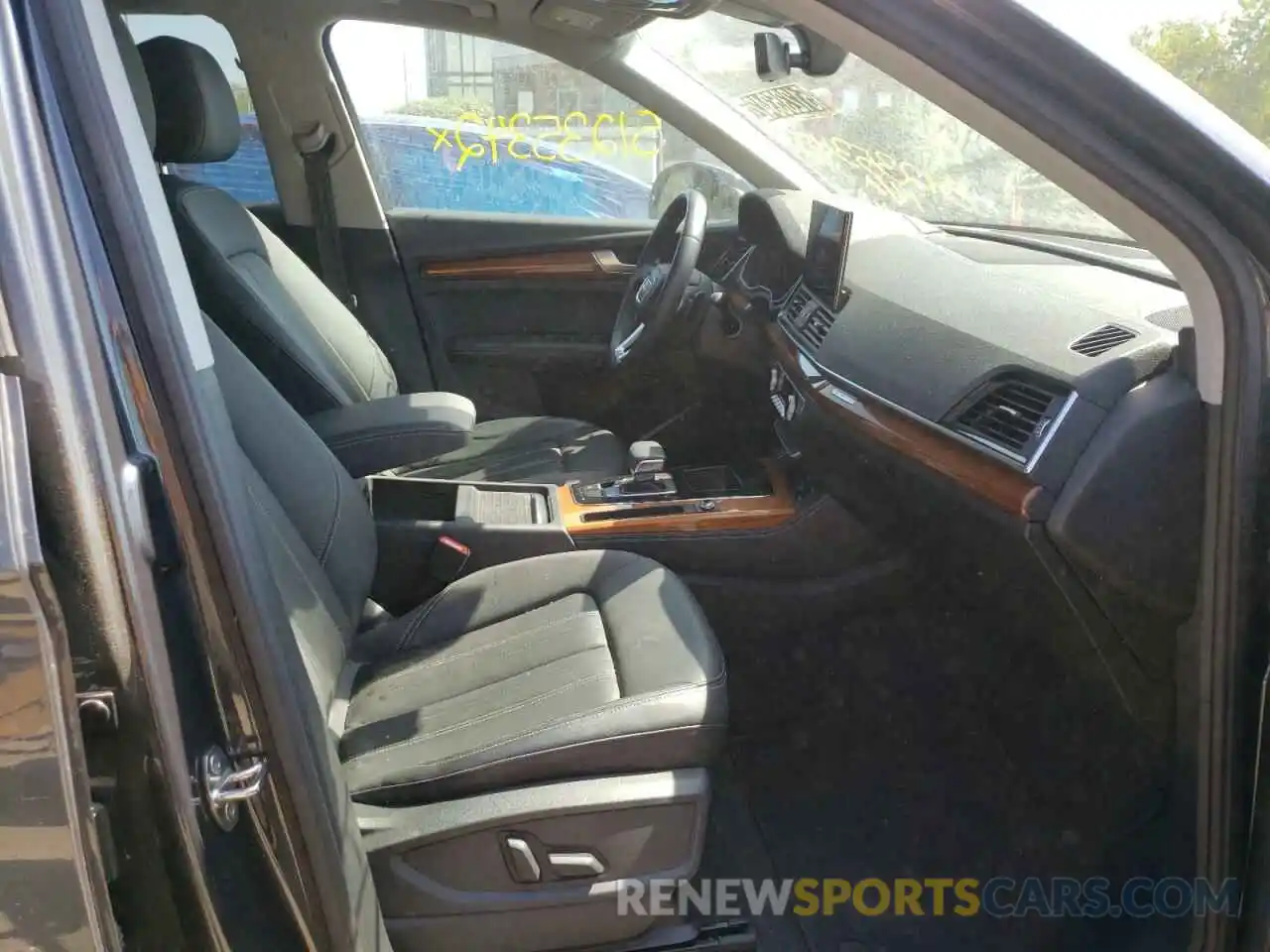 5 Photograph of a damaged car WA1BAAFYXM2052152 AUDI Q5 2021