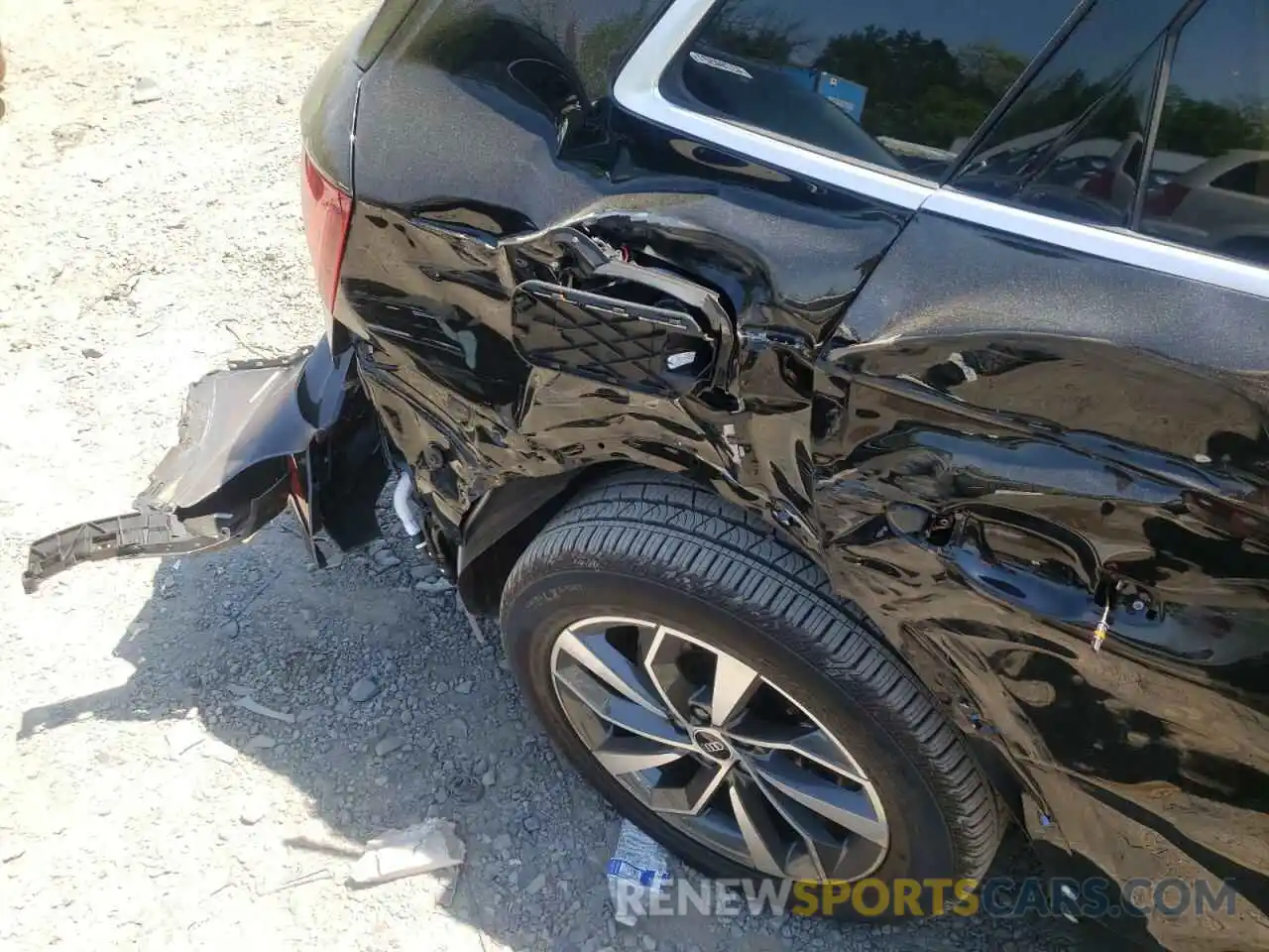 9 Photograph of a damaged car WA1BAAFYXM2053558 AUDI Q5 2021