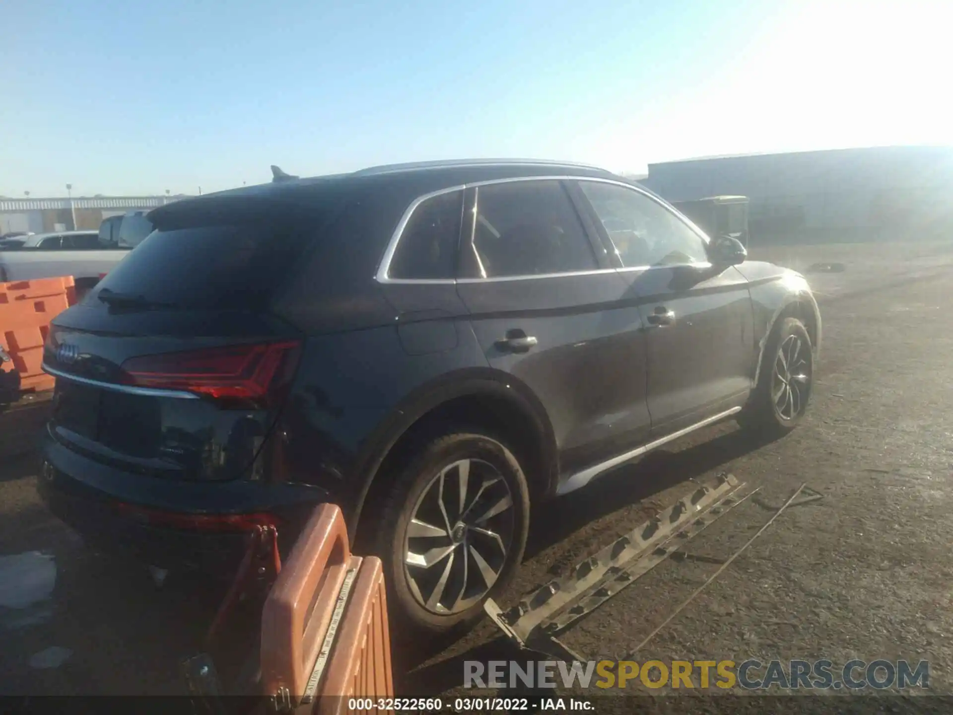 4 Photograph of a damaged car WA1BAAFYXM2087824 AUDI Q5 2021