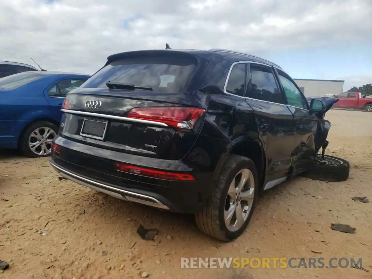 4 Photograph of a damaged car WA1BAAFYXM2101155 AUDI Q5 2021