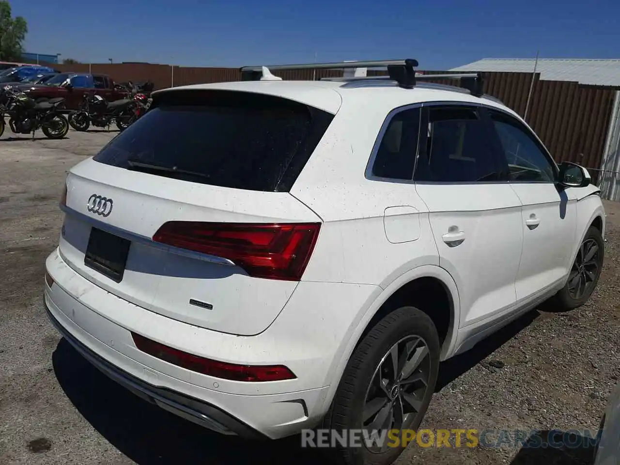 4 Photograph of a damaged car WA1BAAFYXM2104492 AUDI Q5 2021