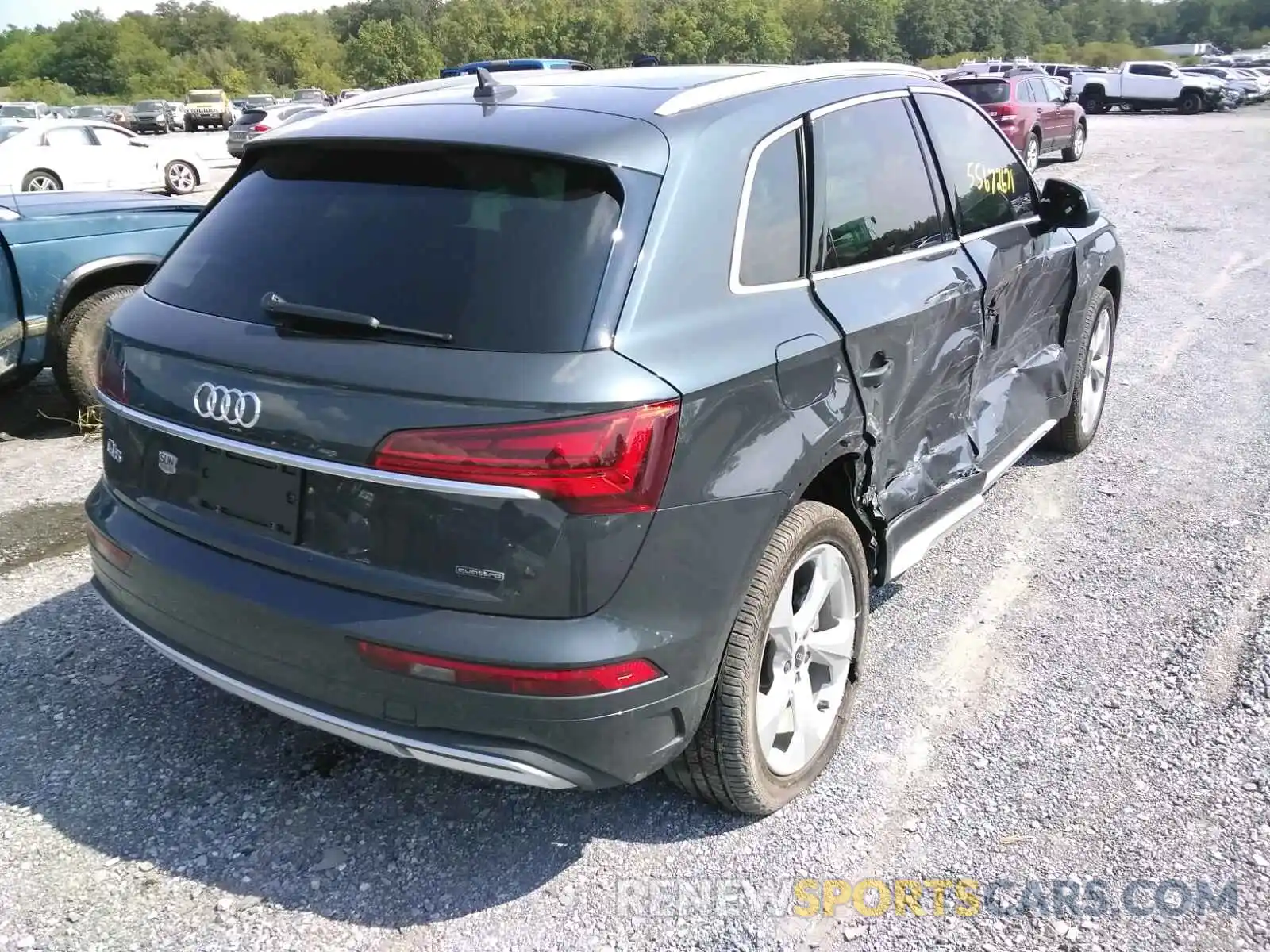 4 Photograph of a damaged car WA1BAAFYXM2114214 AUDI Q5 2021