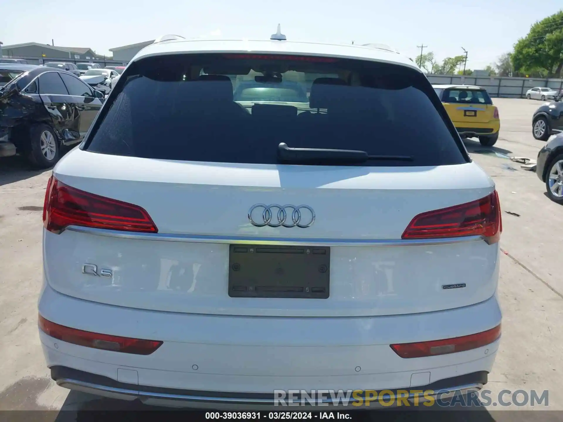 16 Photograph of a damaged car WA1CAAFY0M2053797 AUDI Q5 2021