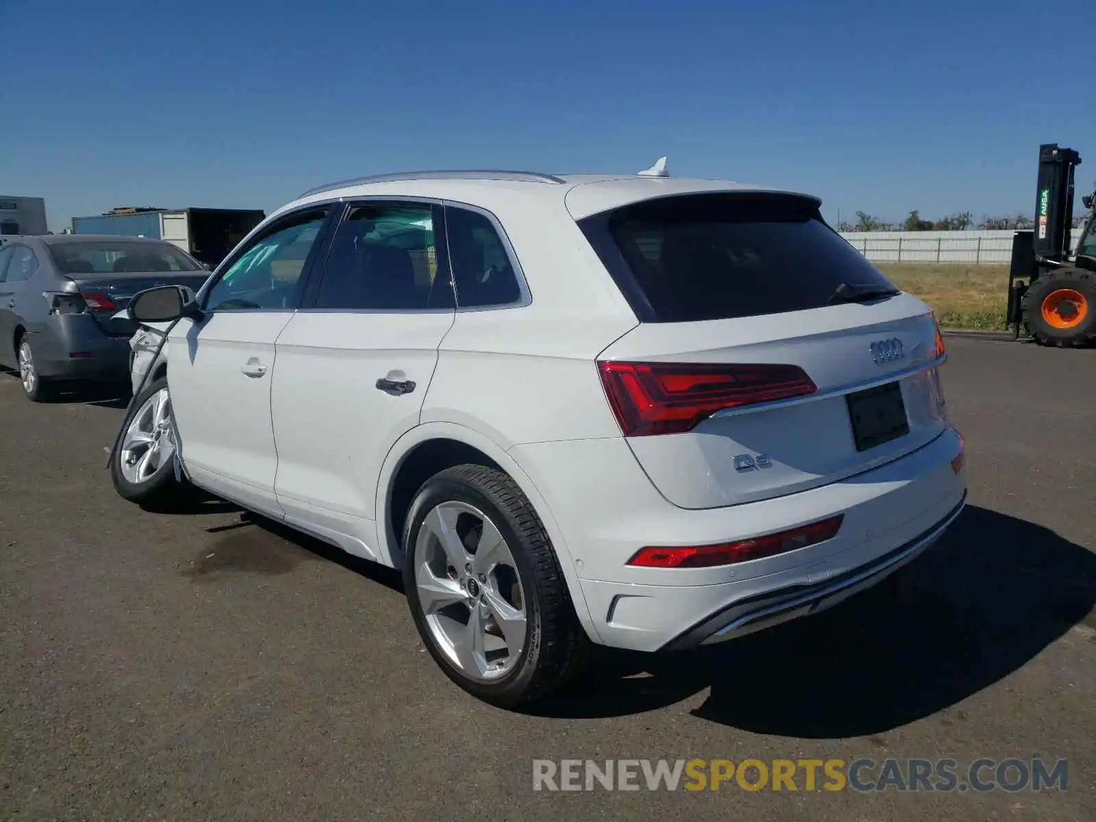 3 Photograph of a damaged car WA1CAAFY1M2021795 AUDI Q5 2021