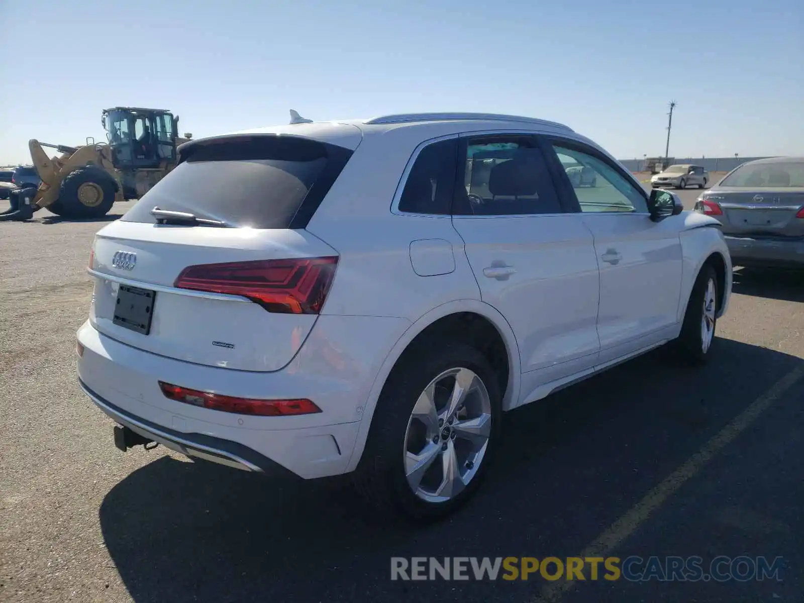 4 Photograph of a damaged car WA1CAAFY1M2021795 AUDI Q5 2021