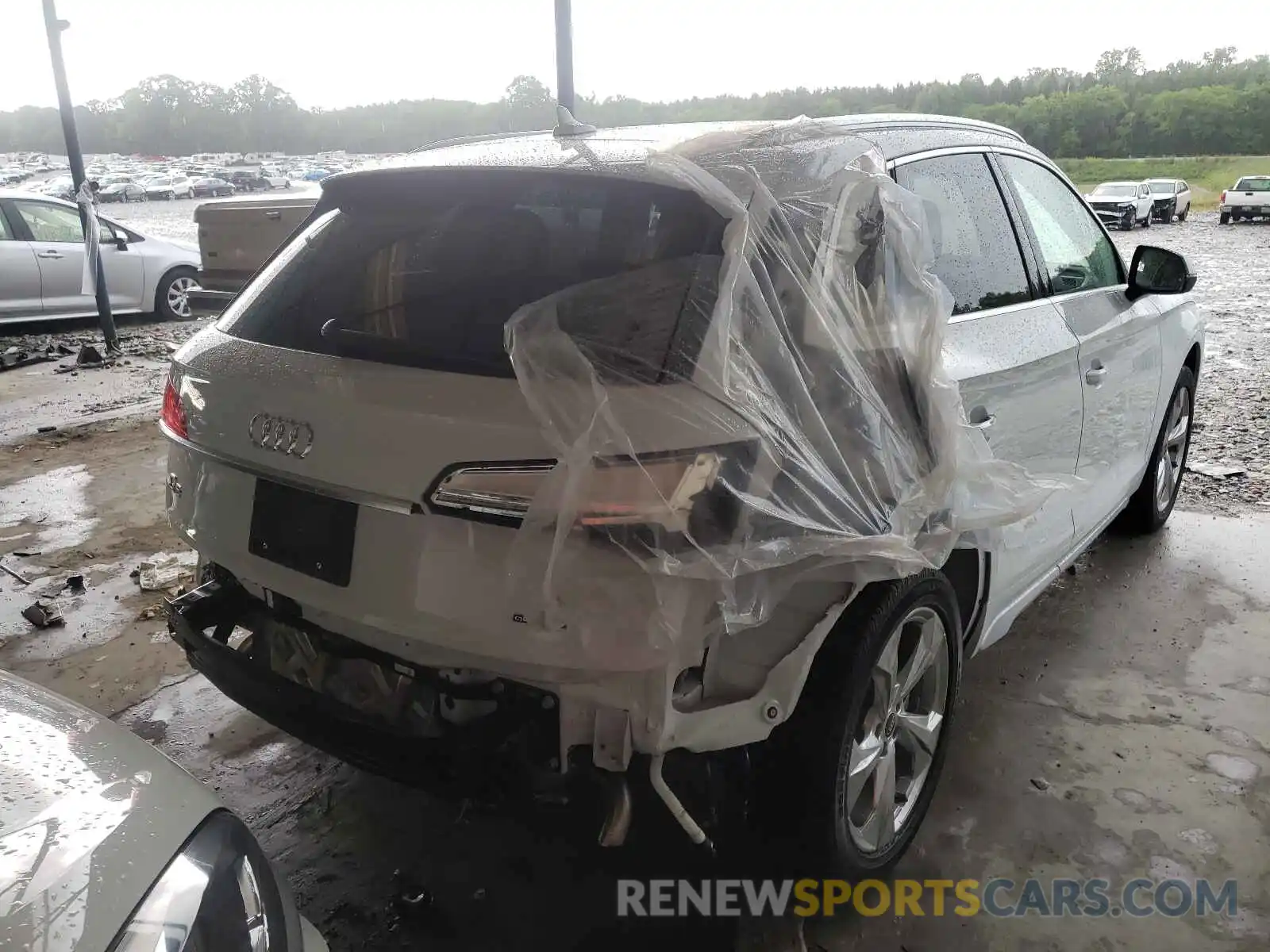 4 Photograph of a damaged car WA1CAAFY3M2010085 AUDI Q5 2021