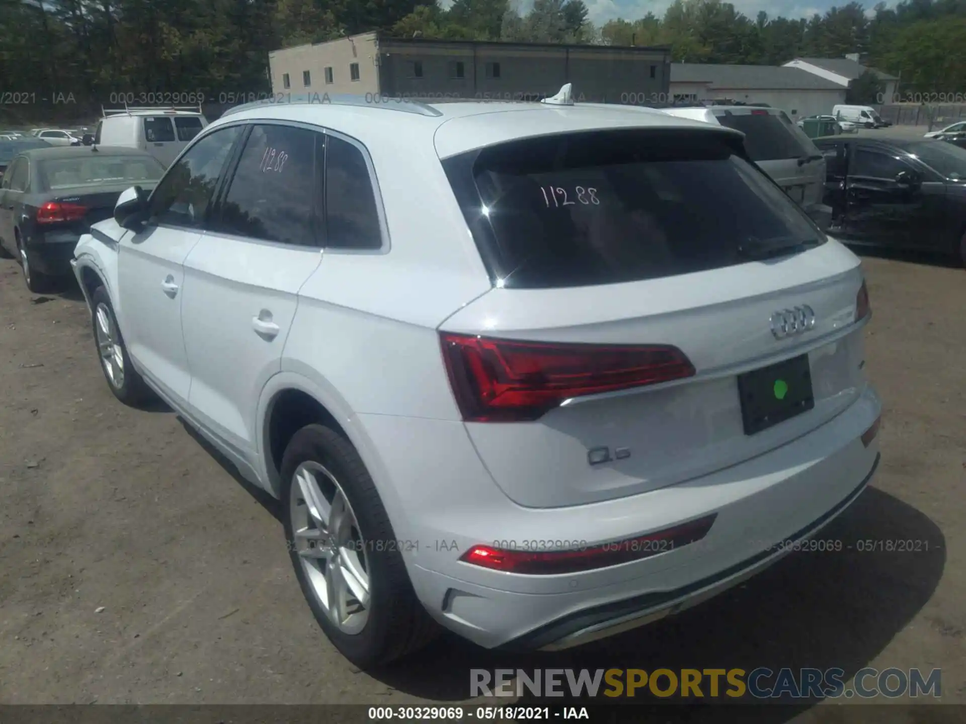 3 Photograph of a damaged car WA1CAAFY5M2015062 AUDI Q5 2021