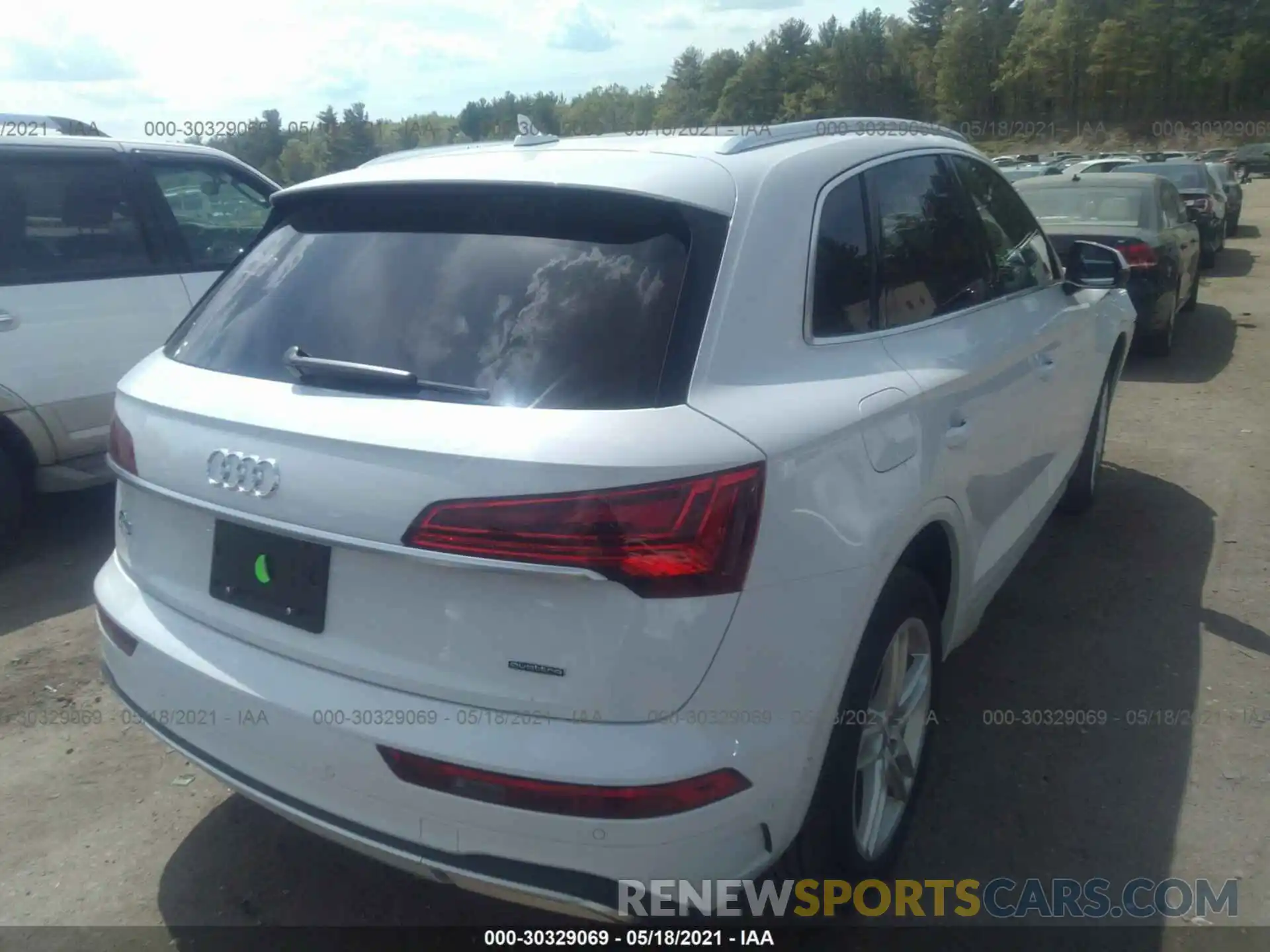 4 Photograph of a damaged car WA1CAAFY5M2015062 AUDI Q5 2021