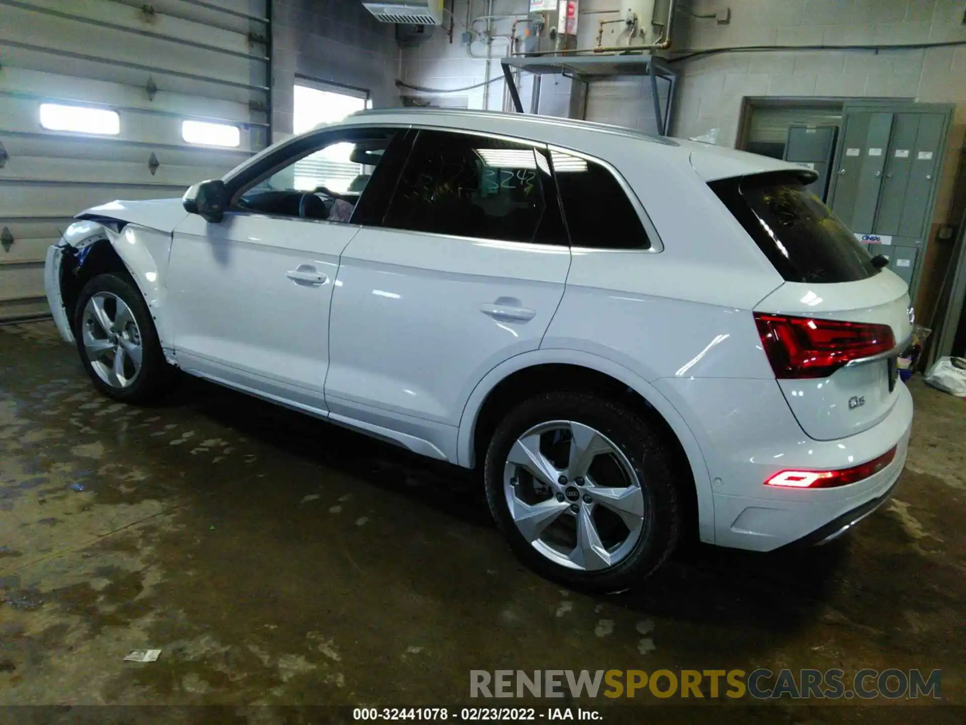 3 Photograph of a damaged car WA1CAAFY5M2058820 AUDI Q5 2021