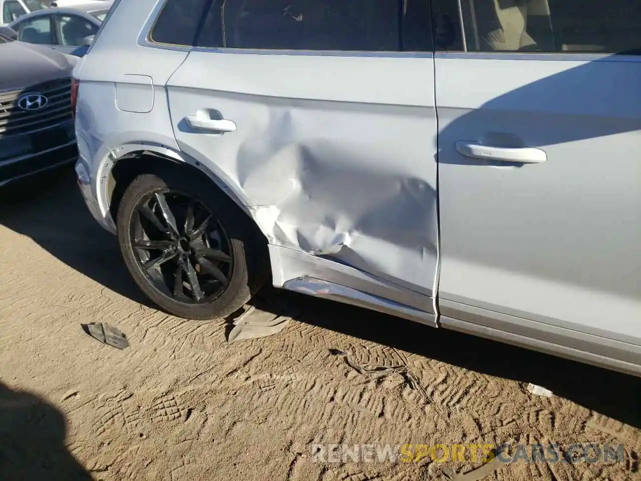 9 Photograph of a damaged car WA1CAAFY7M2008520 AUDI Q5 2021