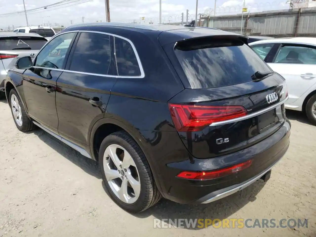 3 Photograph of a damaged car WA1CABFY2M2023092 AUDI Q5 2021