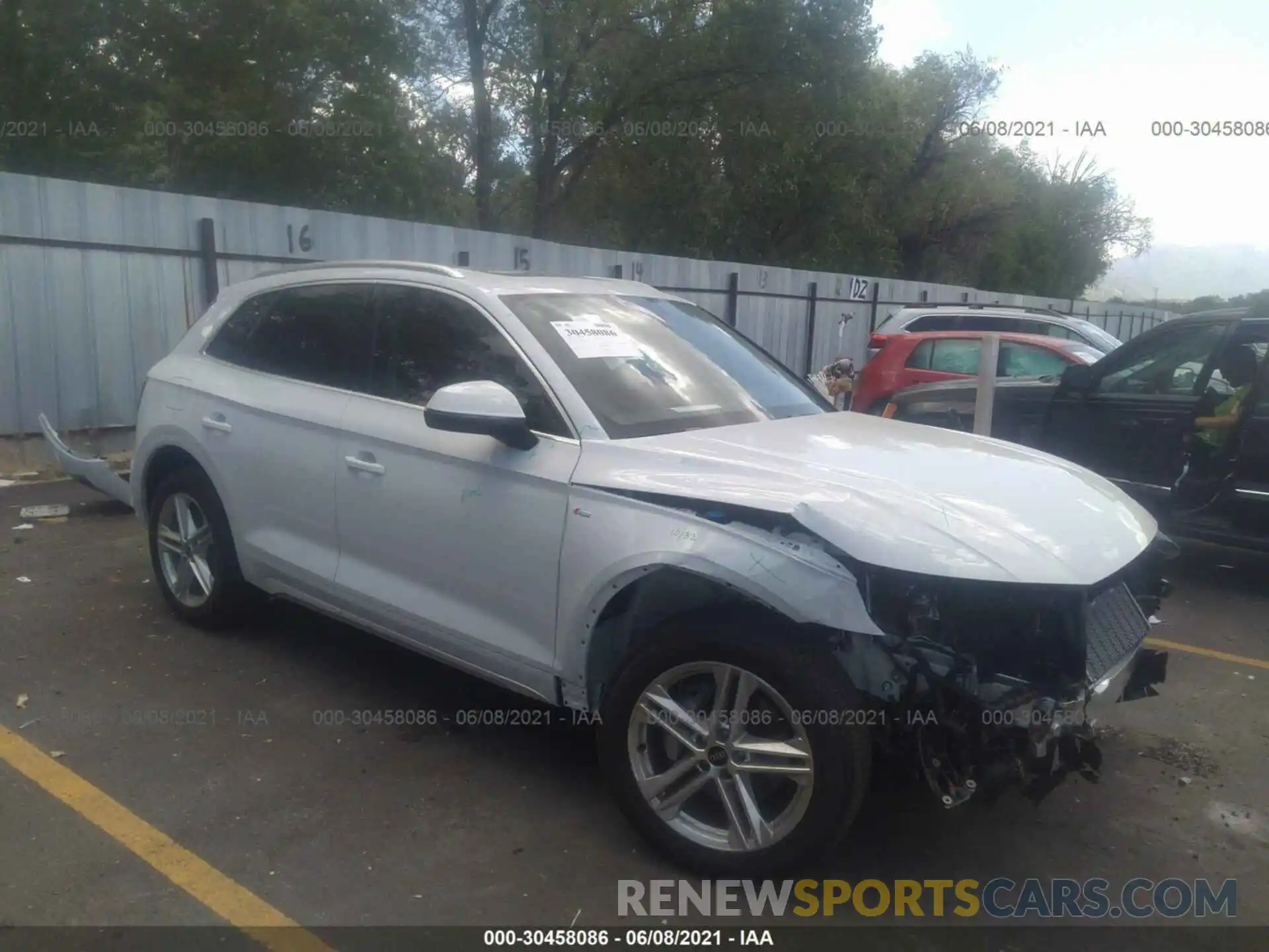 1 Photograph of a damaged car WA1E2AFY2M2047392 AUDI Q5 2021