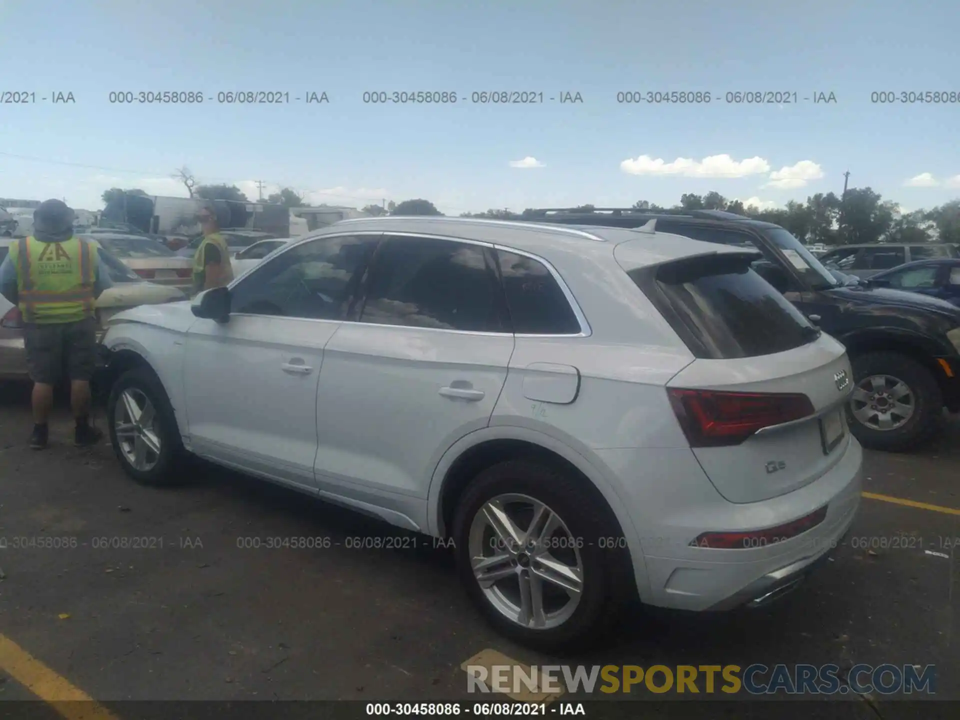 3 Photograph of a damaged car WA1E2AFY2M2047392 AUDI Q5 2021