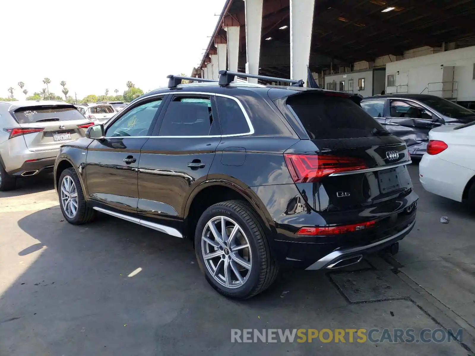 3 Photograph of a damaged car WA1E2AFY4M2061049 AUDI Q5 2021