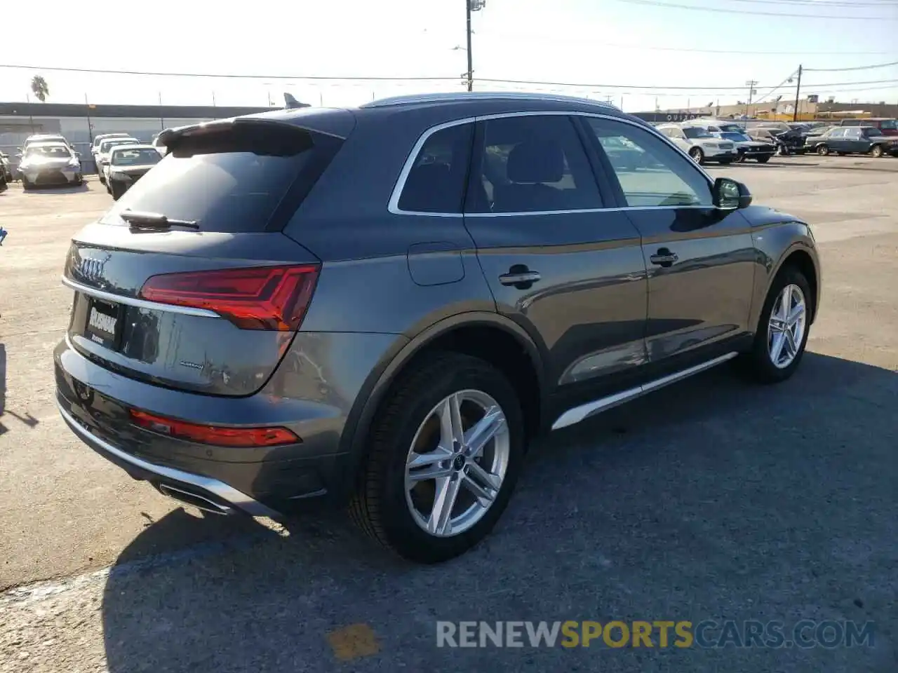 4 Photograph of a damaged car WA1E2AFY6M2069461 AUDI Q5 2021