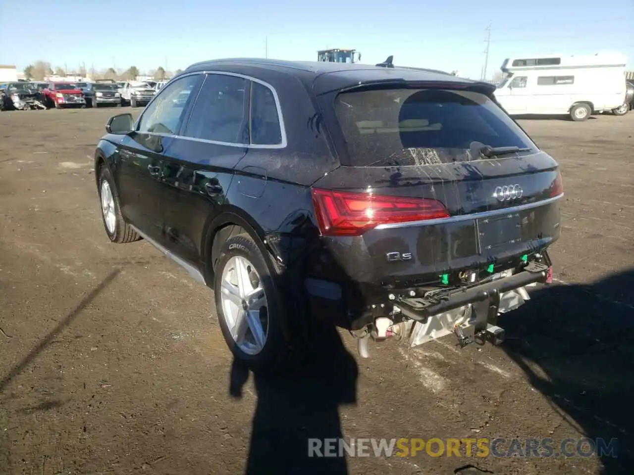 3 Photograph of a damaged car WA1E2AFY6M2112678 AUDI Q5 2021