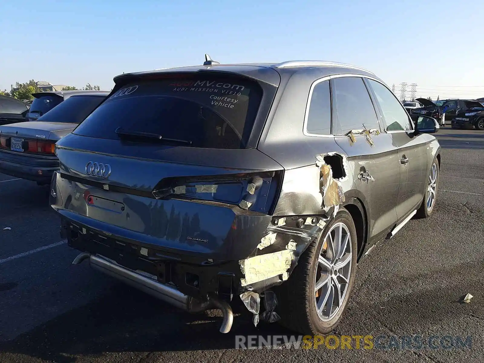 4 Photograph of a damaged car WA1E2AFY7M2043001 AUDI Q5 2021