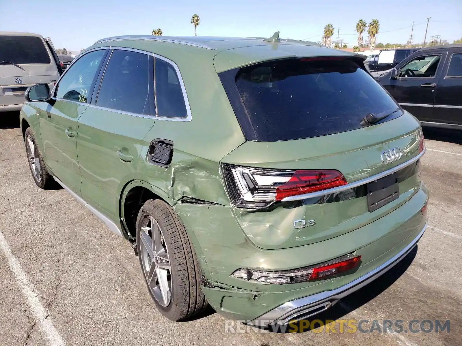 3 Photograph of a damaged car WA1E2AFY8M2118322 AUDI Q5 2021