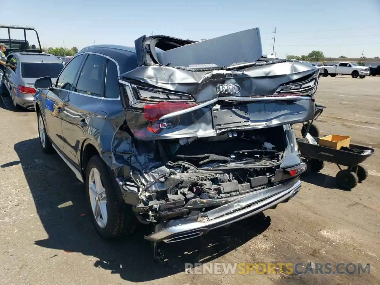 9 Photograph of a damaged car WA1E2AFYXM2041761 AUDI Q5 2021