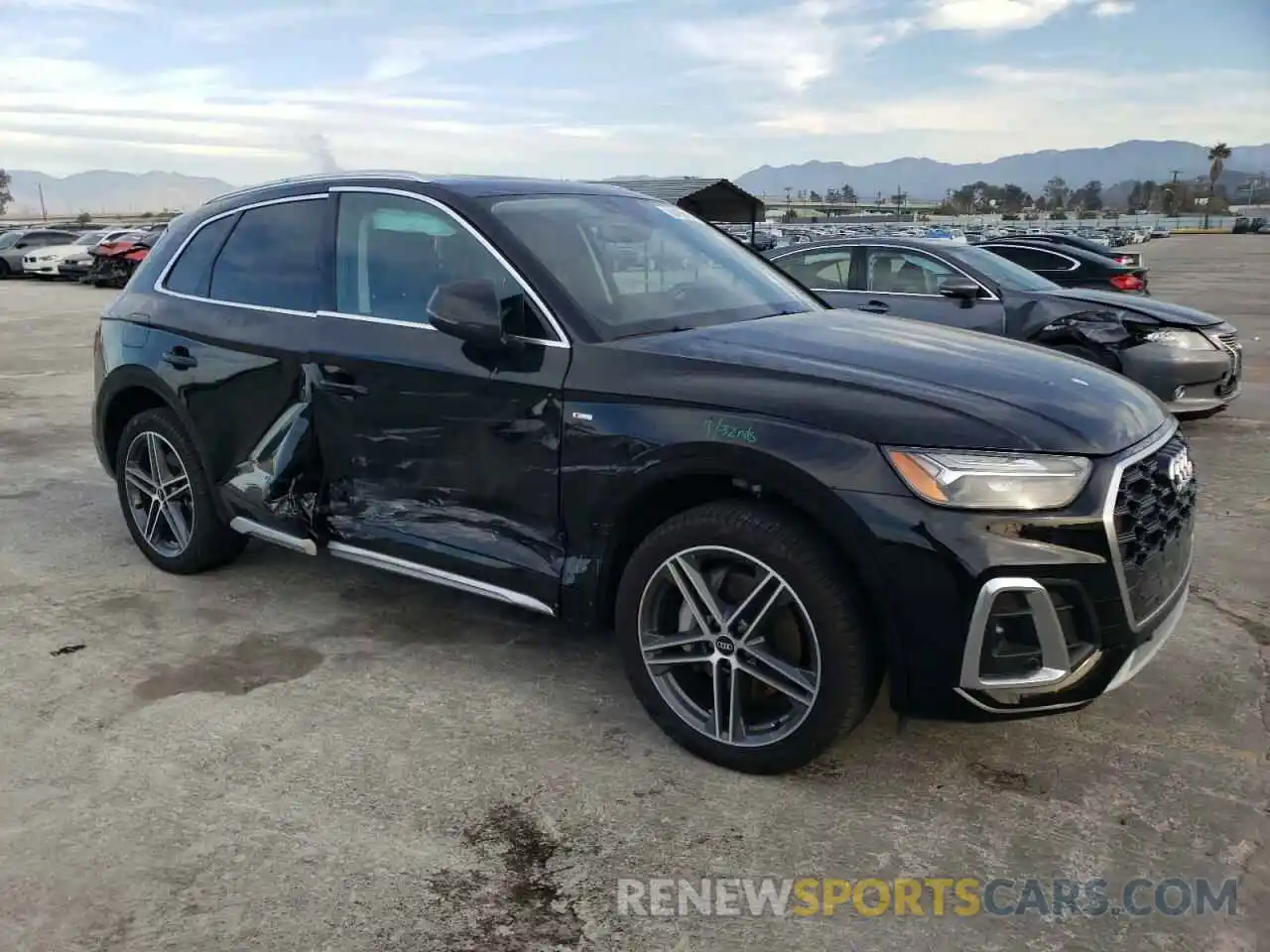 4 Photograph of a damaged car WA1E2AFYXM2089647 AUDI Q5 2021